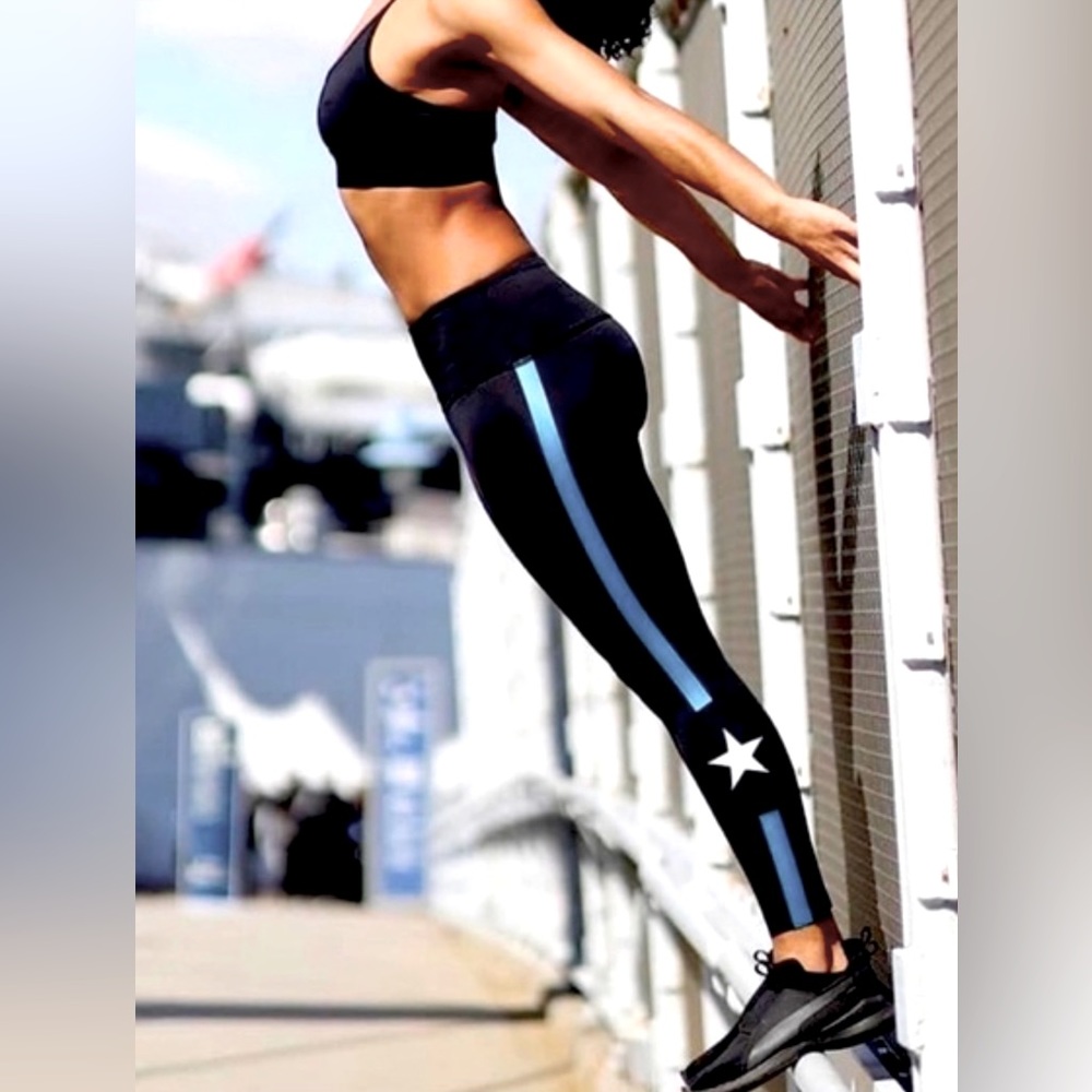 NOLI - Star and Stripes Workout Leggings SZ-S. Beautiful quality workout pants.